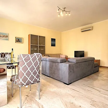 Apartment Maison Lucrezia Cagliari
